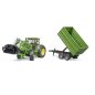 BRUDER JOHN DEERE 7930 UTÁNFUTÓVAL JÁTÉK