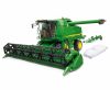 BRUDER JOHN DEERE T670i KOMBÁJN JÁTÉK