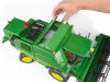 BRUDER JOHN DEERE T670i KOMBÁJN JÁTÉK